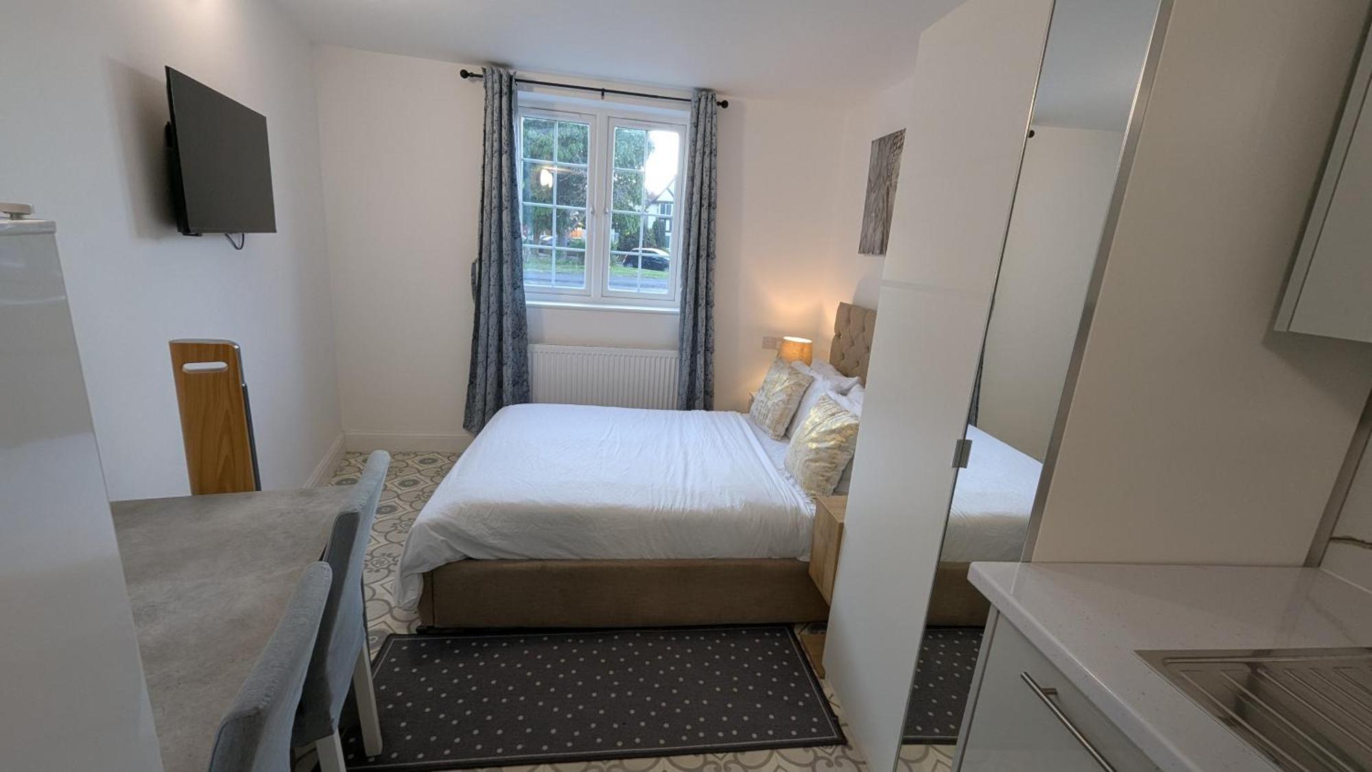 Annexe Studio Own Entrance And Parking Ruislip Eksteriør billede